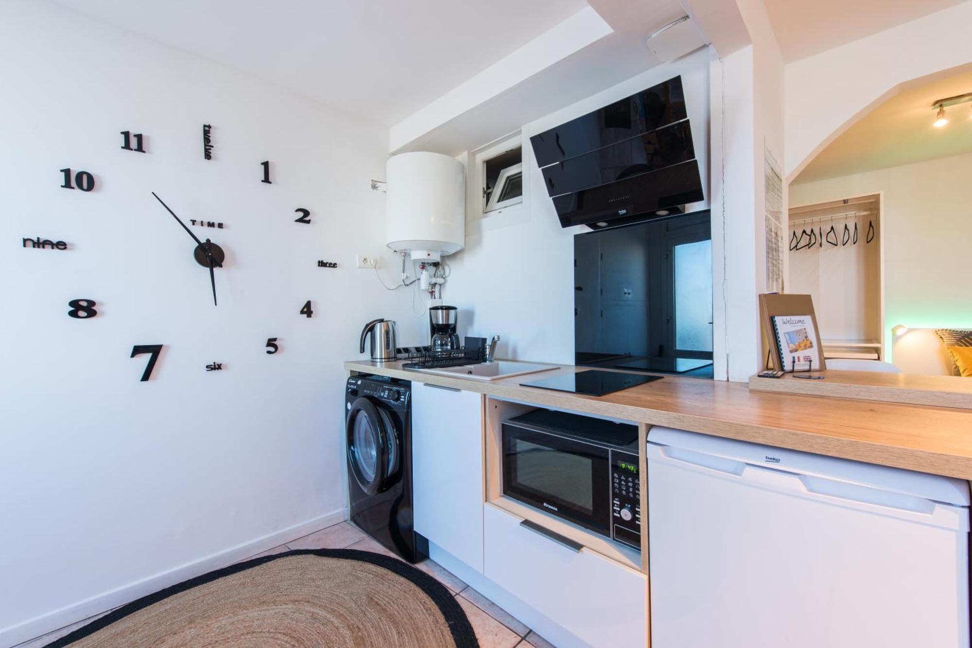 Beautiful Renovated Studio With View- Old 히에레 외부 사진