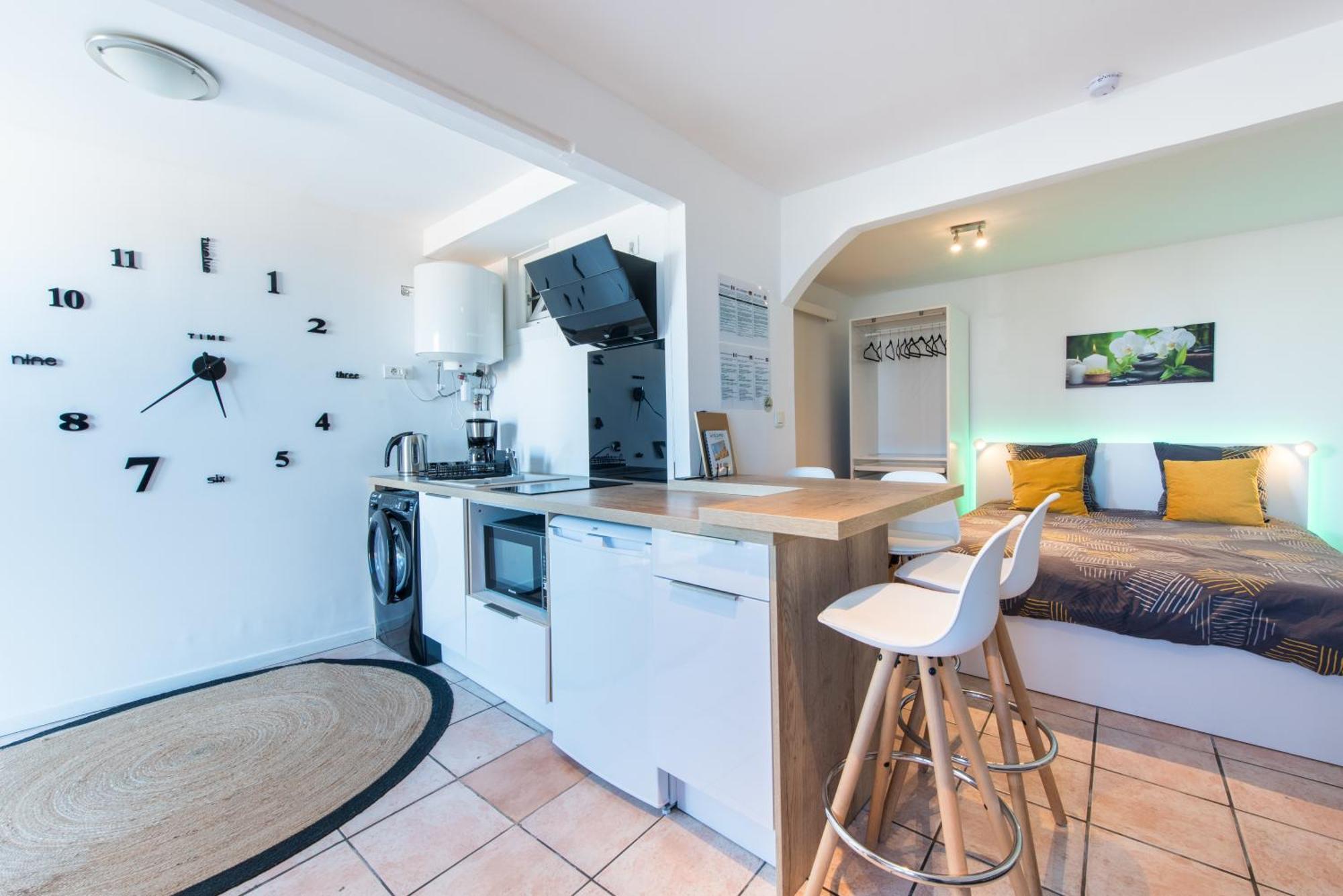 Beautiful Renovated Studio With View- Old 히에레 외부 사진